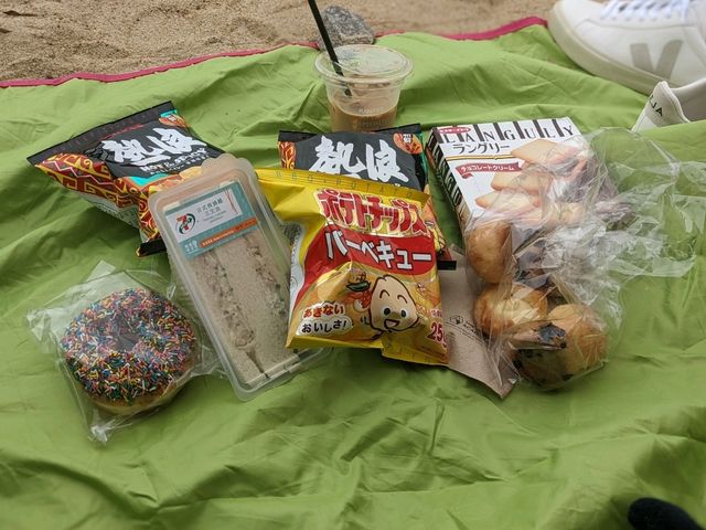 放假chill一chill, 海灘+咖啡+零食=chill爆！