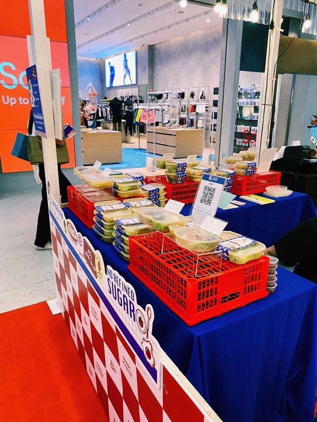 ปันโปร Goods market at Central world f.1