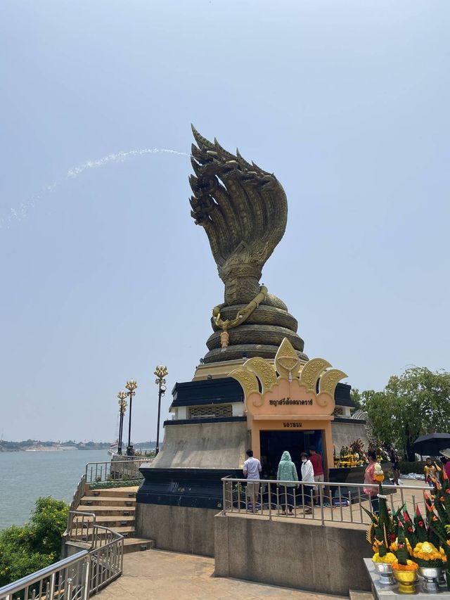 เที่ยวริมโขงที่นครพนม 