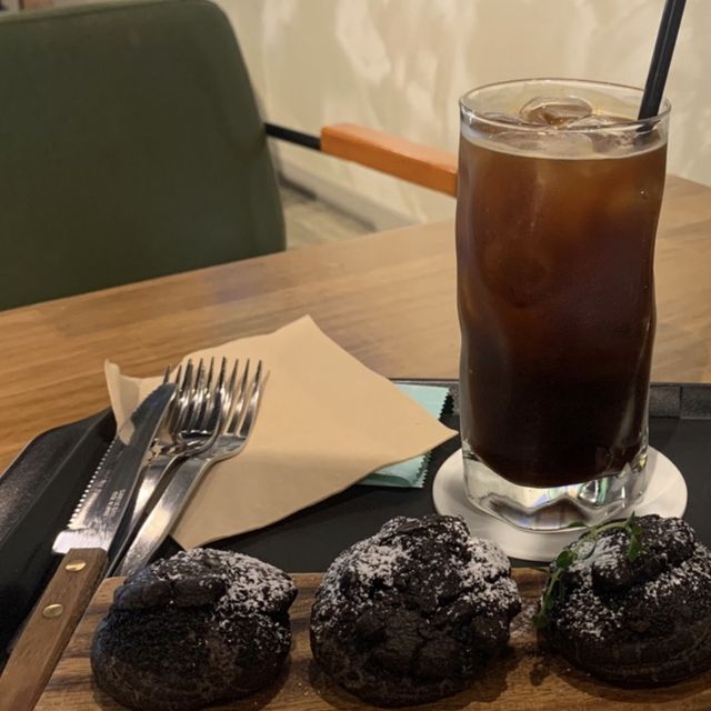 돌을 컨셉으로 카페를 꾸민, 정촌 카페돌석
