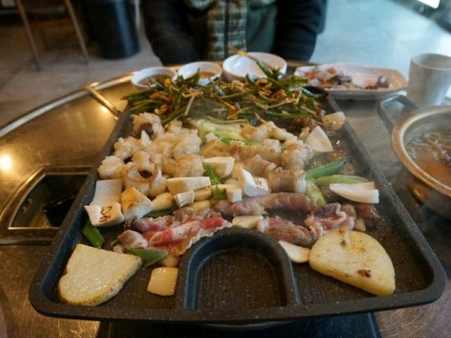 포일동  부들부들 대창의 고소함의 풍미가 좋은곳~^^