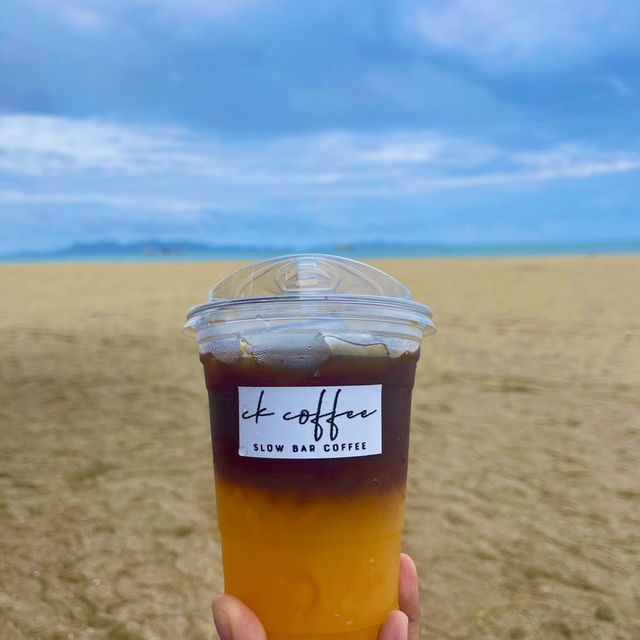 นั่งชิวยามเช้าริมหาดนาจอมเทียน#พัทยา🌿🌊🏖️