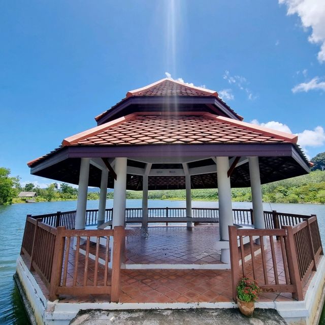 เขื่อนเขาค้อม กระบี่ สวยมาก