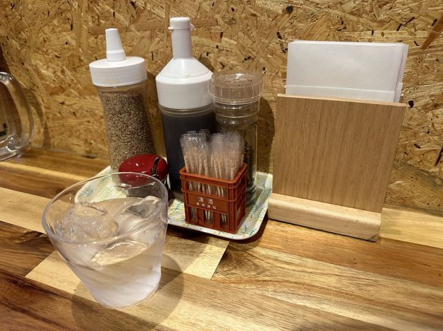 福岡・千早。真っ白な豚骨エスプーマらぁ麺て何？？『へらへらぁ麺 麺酒場千早店』