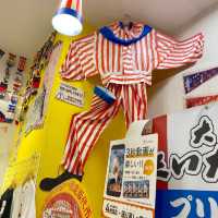大阪観光スポット！くいだおれ太郎は今日も元気