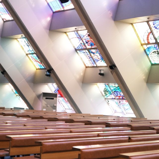 韓國🇰🇷釜山｜南川聖堂⛪️一座45度建築設計獎的彩色玻璃牆