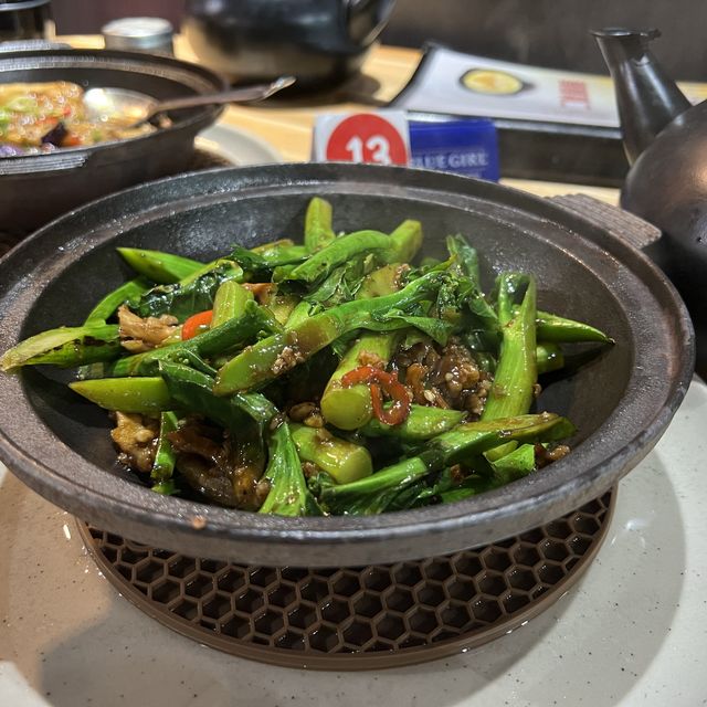 環境闊落的小炒店