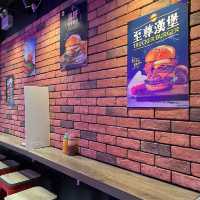 大角咀必食世一爆汁漢堡