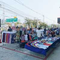 ตลาดนัดชื่อดังย่านนทบุรี​  