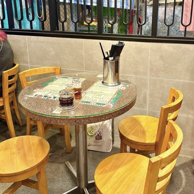 旺角宵夜｜陳儀興牛什粉麵 