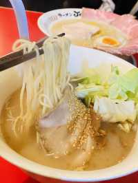 「風味濃厚，美味銅鑼享受：拉麵Jo的招牌饗宴」