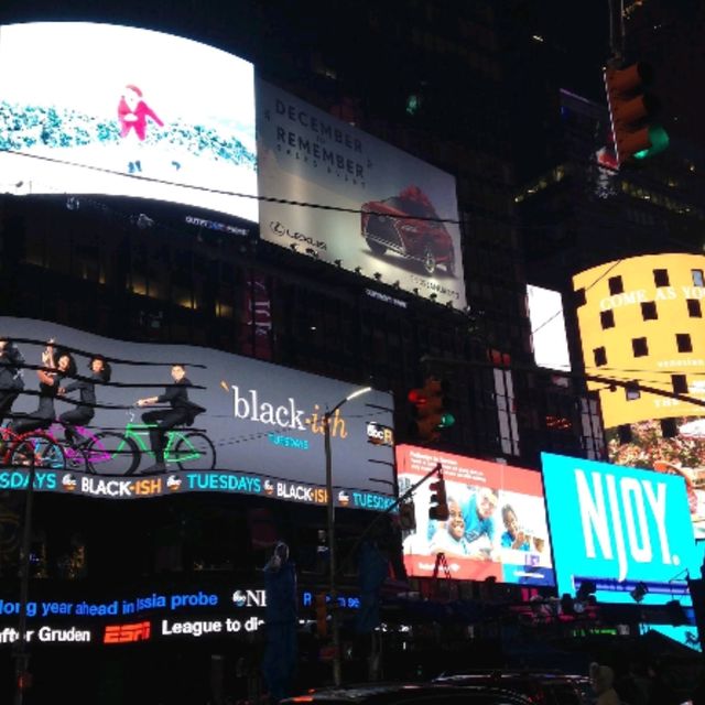 EMPiRE STATE BILL  BROADWAY  NEW YORKTIME'S SQUARE
