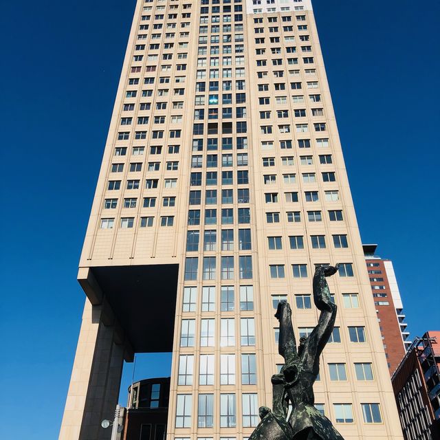 荷蘭🇳🇱鹿特丹Rotterdam 🏋️‍♀️🤸🏻具有故事意義歷史文化的雕像📌 The Destroyed City