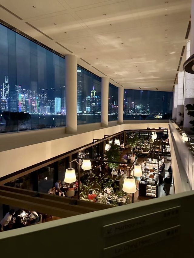 奢華與美景交相輝映，盡在香港麗晶酒店！🌆🏨