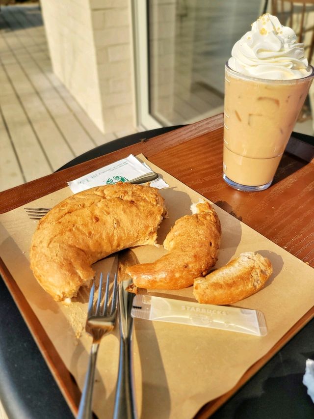 왕크니까 왕귀여운 베어리가 있는 부산 스타벅스💚