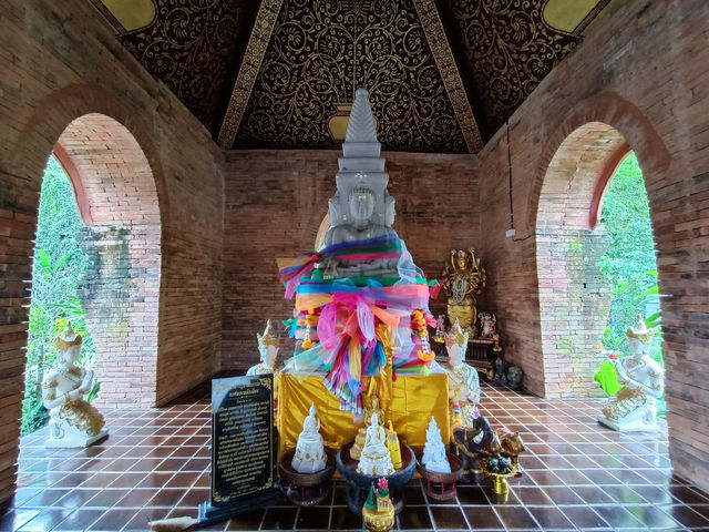 กราบสักการะ เสาหลักเมืองแรกเริ่มเมืองเชียงใหม่ 🙏🏻