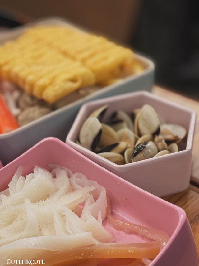 香港本地人平價放題‼️花膠海鮮重慶雞煲😍