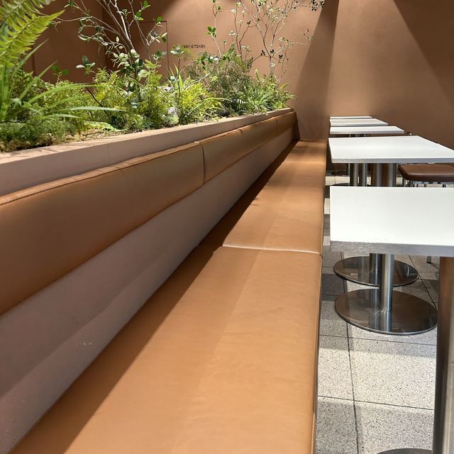 弘大入口駅！朝早くからやっているbakery cafe!