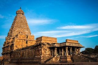 Awesome Brihadeeswarar Temple