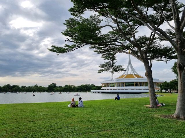สวนหลวง ร9 พักผ่อน