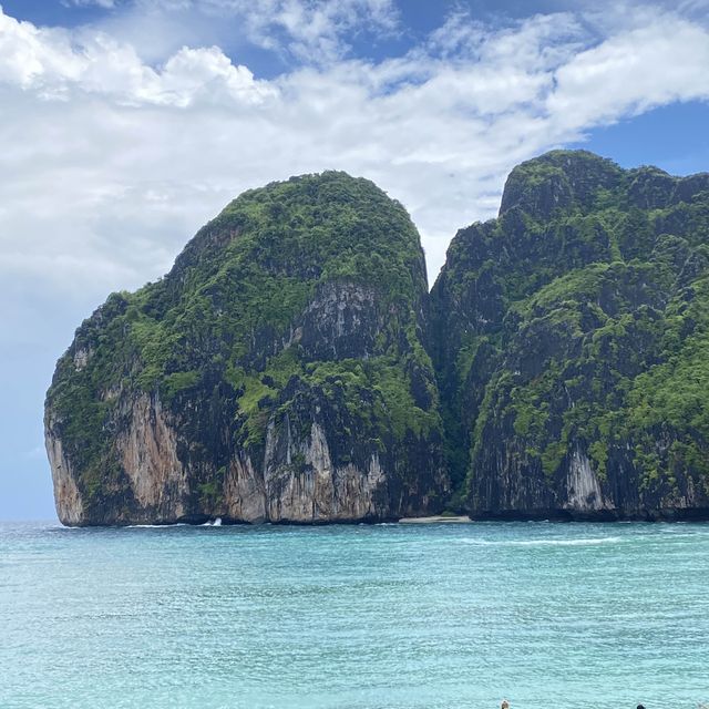 Maya bay , Phi phi islands