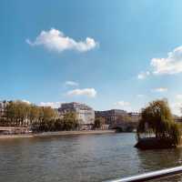 Seine Serenade: Parisian Beauty on the River