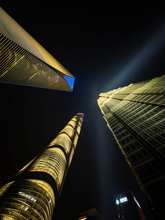 🚶🏻‍♂️ Tallest Building in Shanghai?!