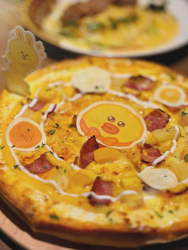「黃色LINE FRIENDS meets Pizza Maru」特別餐牌，千其唔好錯過啦😍