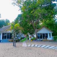 📌 Warm Beach Resort