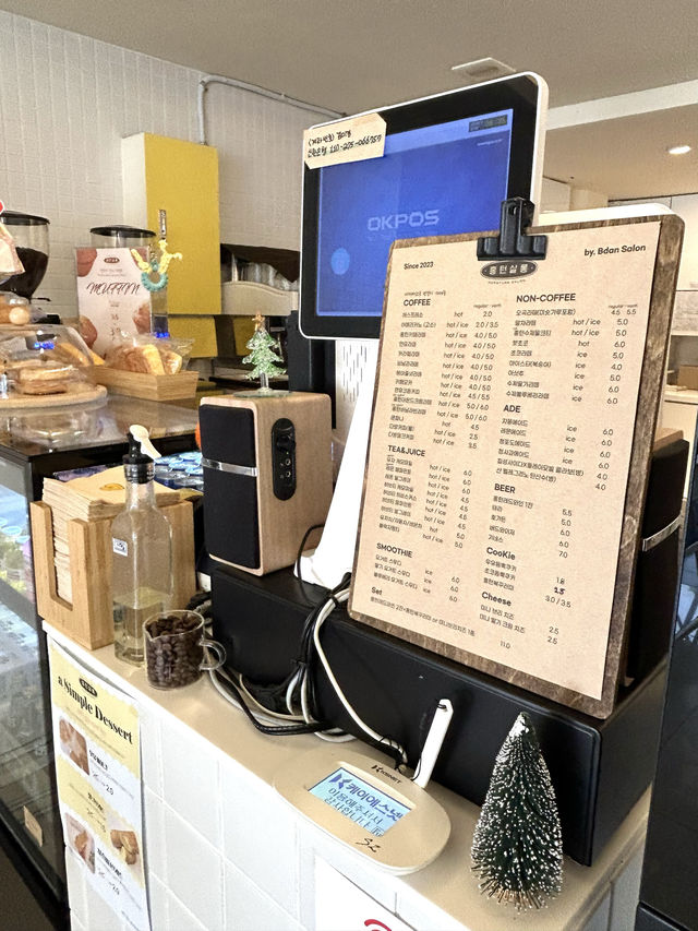 弘大に貸切も出来ちゃう穴場カフェが✨