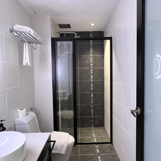 Indie Hotel - Minimalist cosy stay with KL Tower view 
