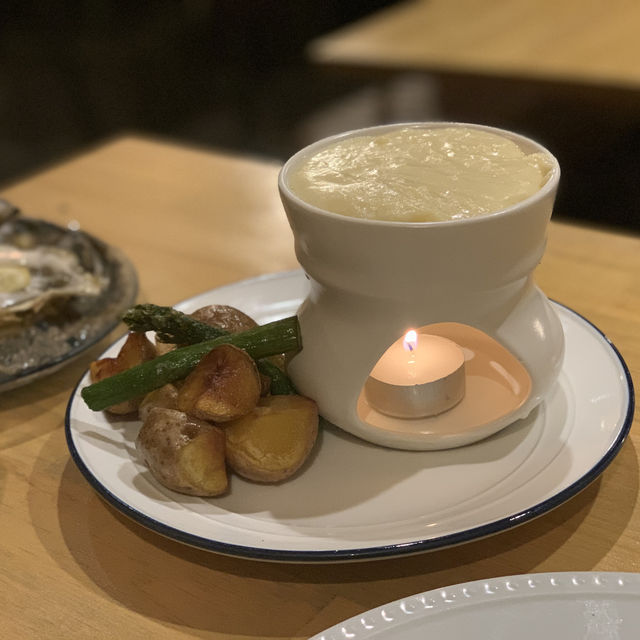 【東京🗼】牡蠣タワーとチーズが美味しい新宿のバル🦪