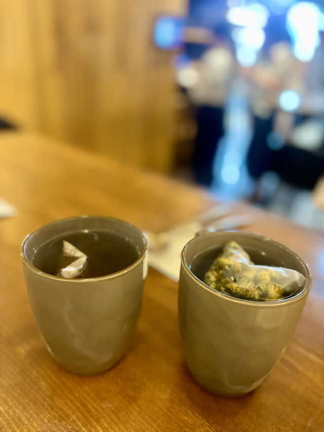 【尖沙咀】牧羊少年咖啡館：分量十足的白蠟魚柳塔塔醬漢堡包，性價比高lunch set