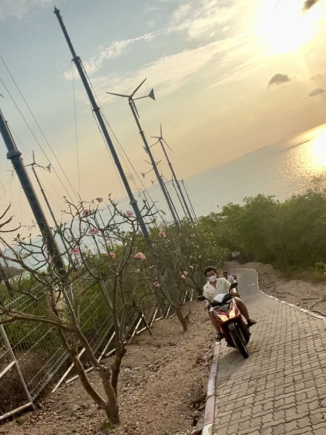 จุดชมวิวกังหันลม ณ เกาะล้าน