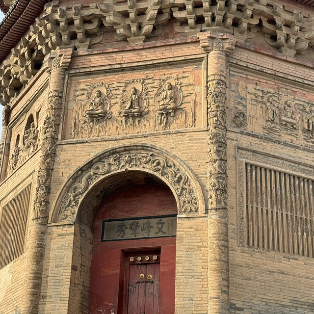 Springtime Encounter at Anyang's Historic Tianning Temple Springtime Encounter at Anyang's Historic Tianning Temple