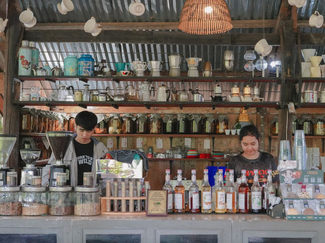 ร้านกาแฟ CC1971 เมืองปากซอง ลาวใต้