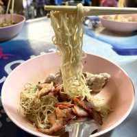 ไปเดินตลาดสามชุกหาของอร่อยกินกัน !!!