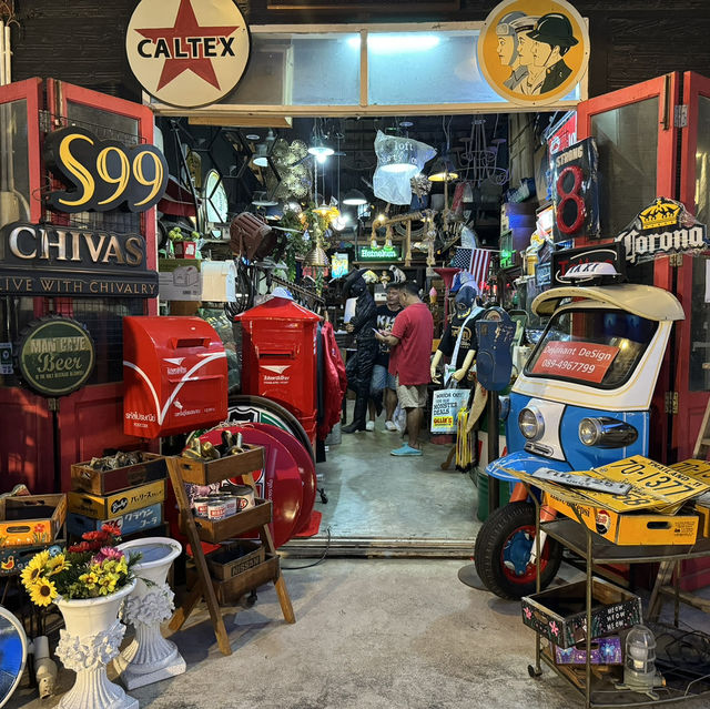Vintage Vibes Night Market 🤩