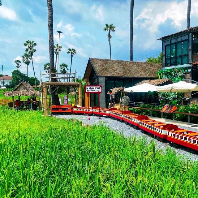 คาเฟ่ ที่มีรถไฟจิ๋ว