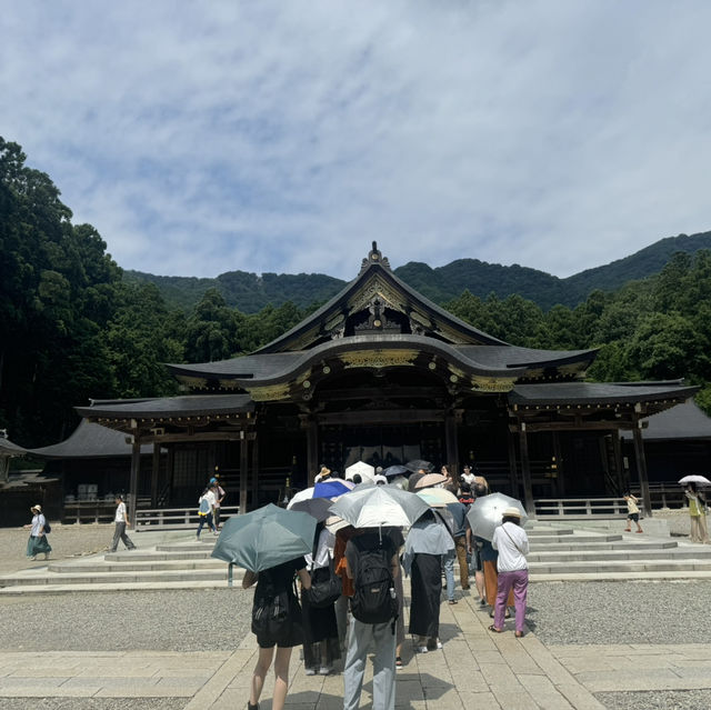 越後一宮　彌彦神社