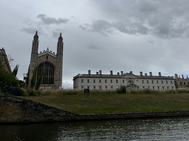 Punting Through the Knowledge Town: Discovering Cambridge’s Charm
