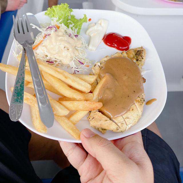 ล่องเรือยอร์ช แหลมพรหมเทพ