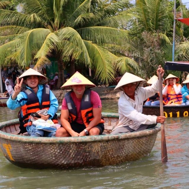 ล่องเรือกระด้ง บุกป่าผ่าดง ที่ฮอยอัน