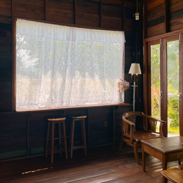 🛖โฮมคาเฟ่เปิดใหม่บางแสน บรรยากาศชิลมาก