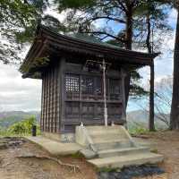 御發神社：隱藏在自然中的靜謐之地 🌲