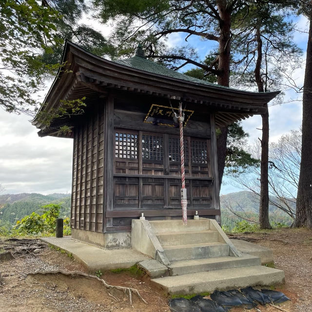 御發神社：隱藏在自然中的靜謐之地 🌲