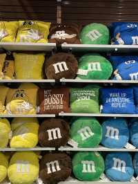 찰리 초콜릿 공장 대신 뉴욕 M&M's에 들러 보시는 건 어떨까요?