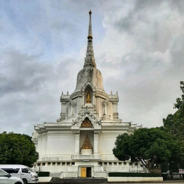 พระเจดีย์แห่งความเป็นสิริมงคล ณ เขาค้อ