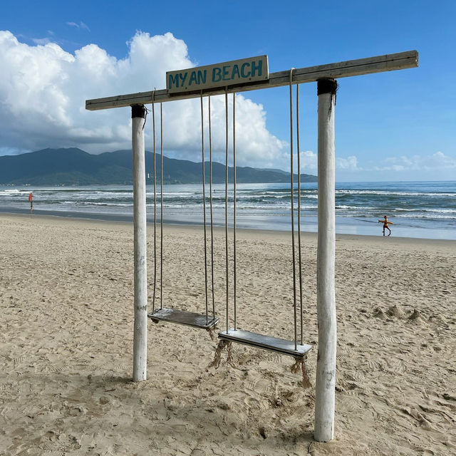 A Day at My Khe Beach, Da Nang