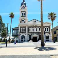 Half day trip to Glenelg beach 